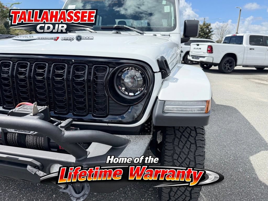 Used 2025 Jeep Gladiator Sport AWD/4WD image 10