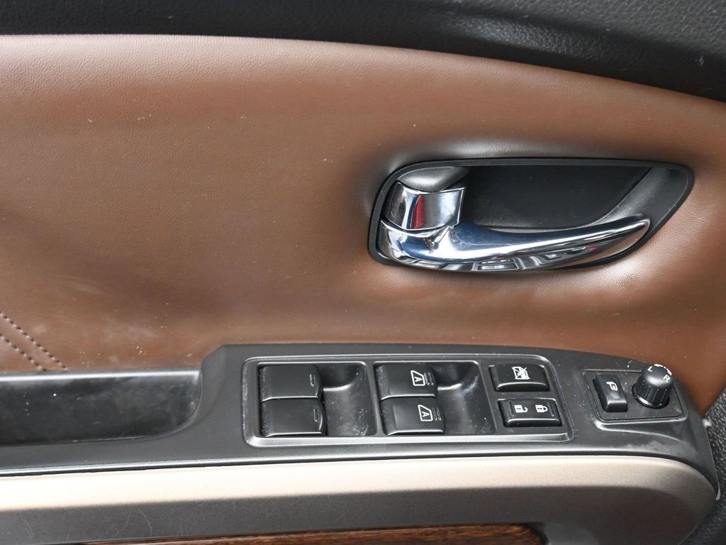 Used 2021 Nissan Titan Platinum Reserve w/ Moonroof Package image 11