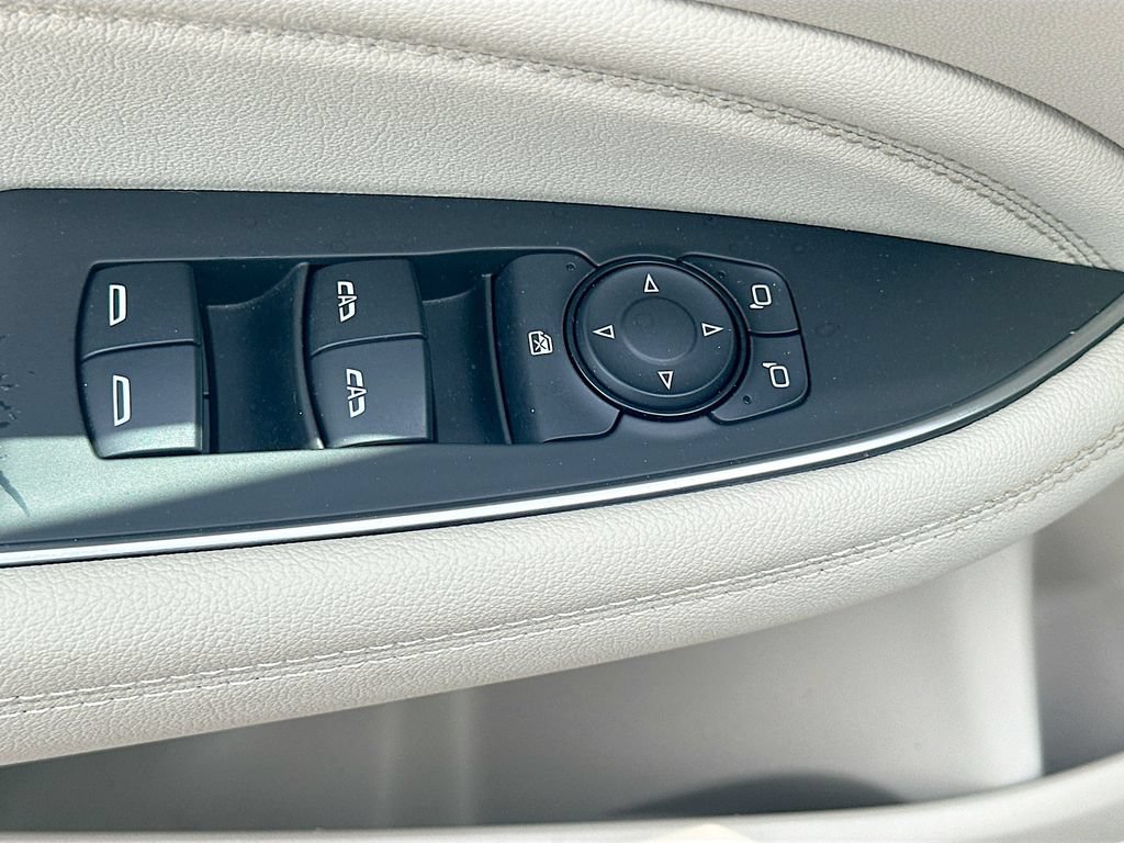 Used 2019 Buick Regal Essence w/ Driver Confidence Package I AWD/4WD image 18