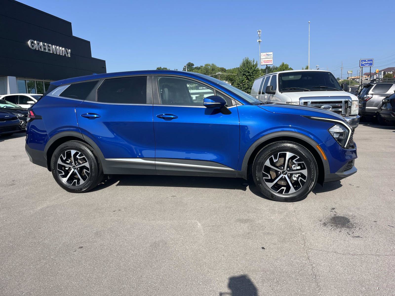 Used 2023 Kia Sportage EX FWD image 2