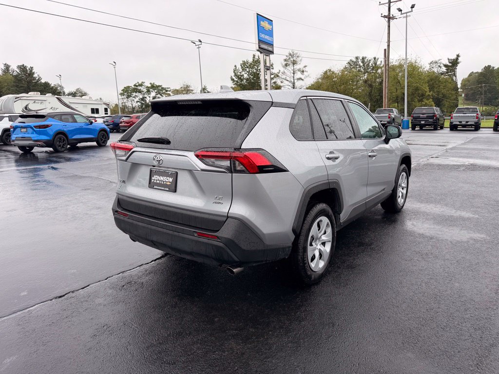Used 2025 Toyota RAV4 LE AWD/4WD image 10