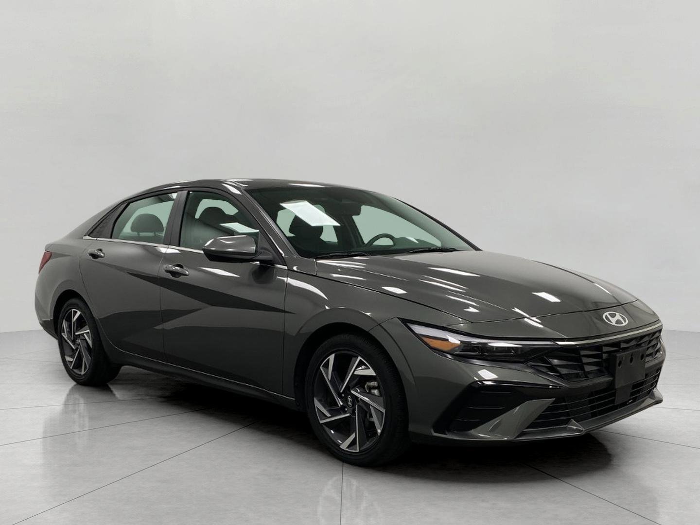 Certified 2025 Hyundai Elantra SEL image 1