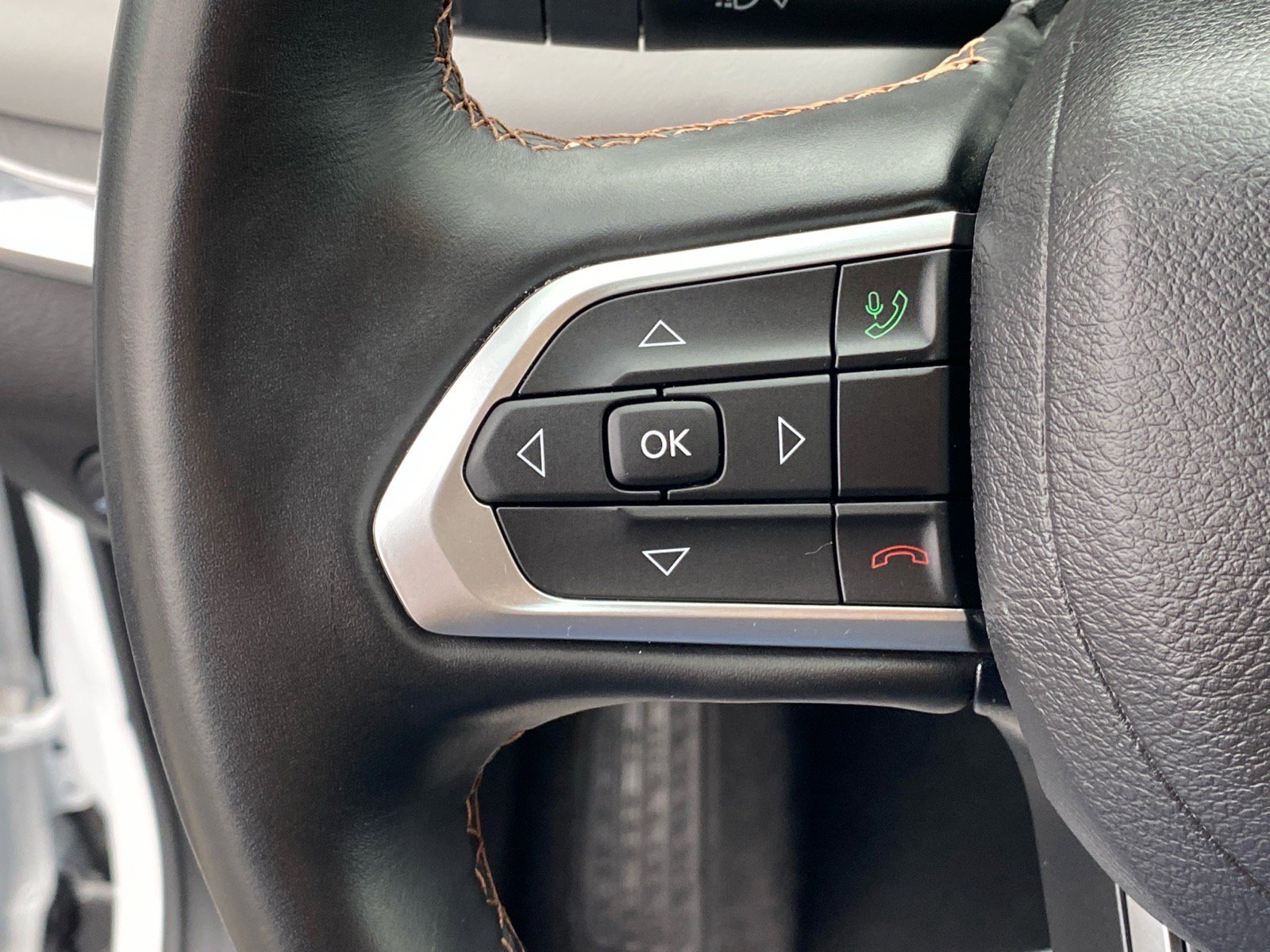 Used 2022 Jeep Compass Limited image 19