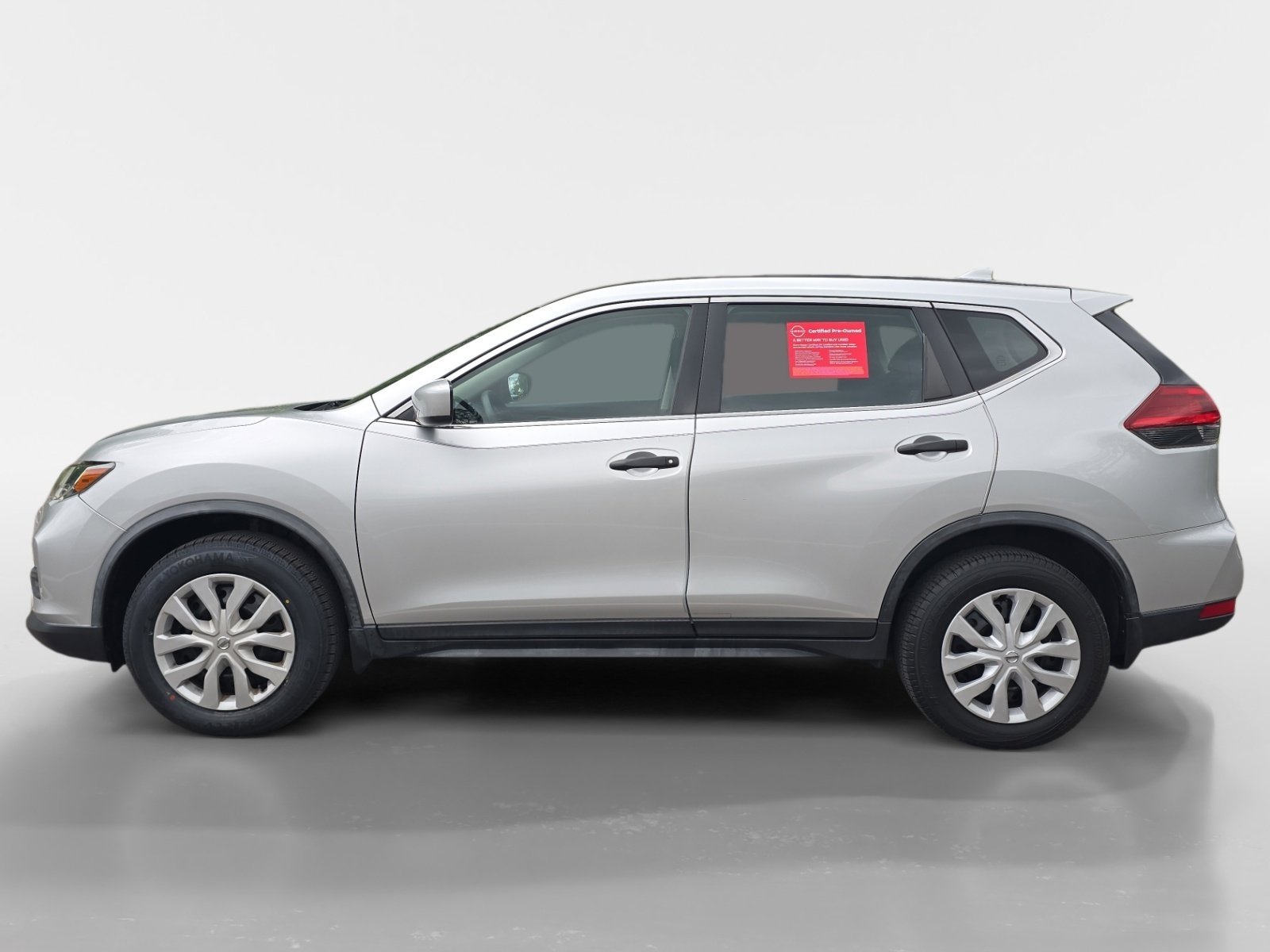 Used 2018 Nissan Rogue S AWD/4WD image 2