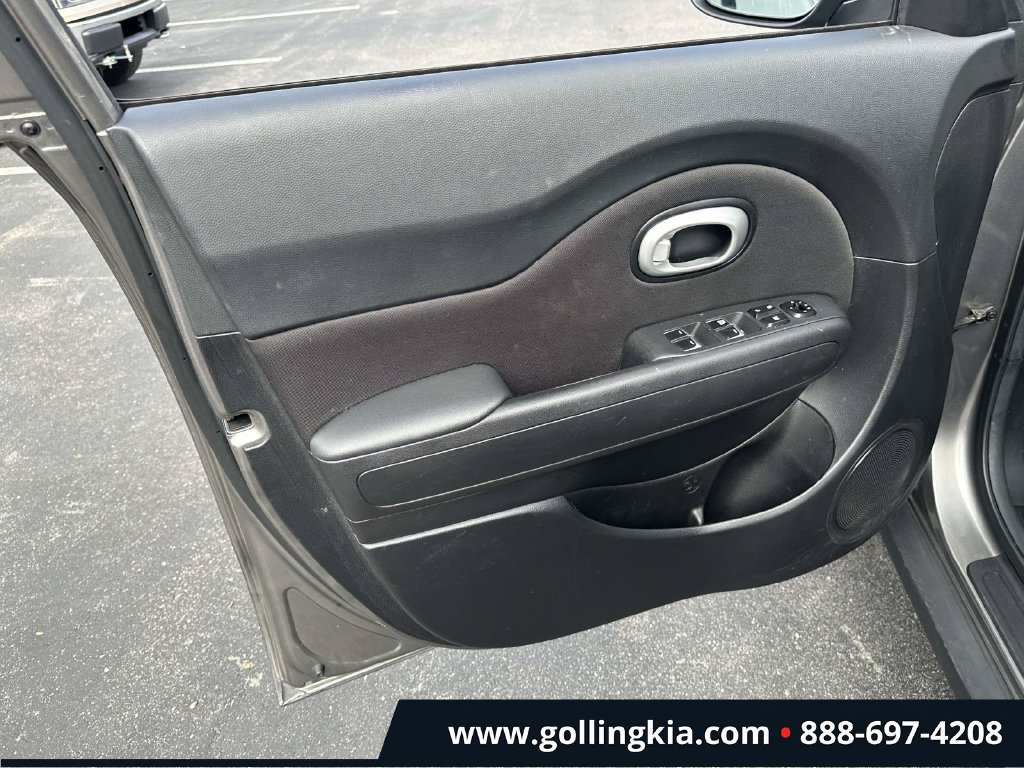 Used 2017 Kia Soul FWD image 12