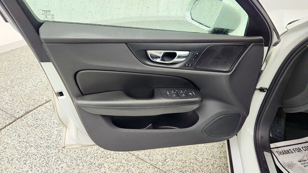 Used 2021 Volvo S60 T6 Momentum w/ Advanced Package image 11