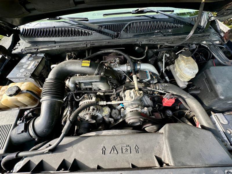 Used 2004 GMC Sierra 2500 SLT w/ Heavy-Duty Power Package image 12