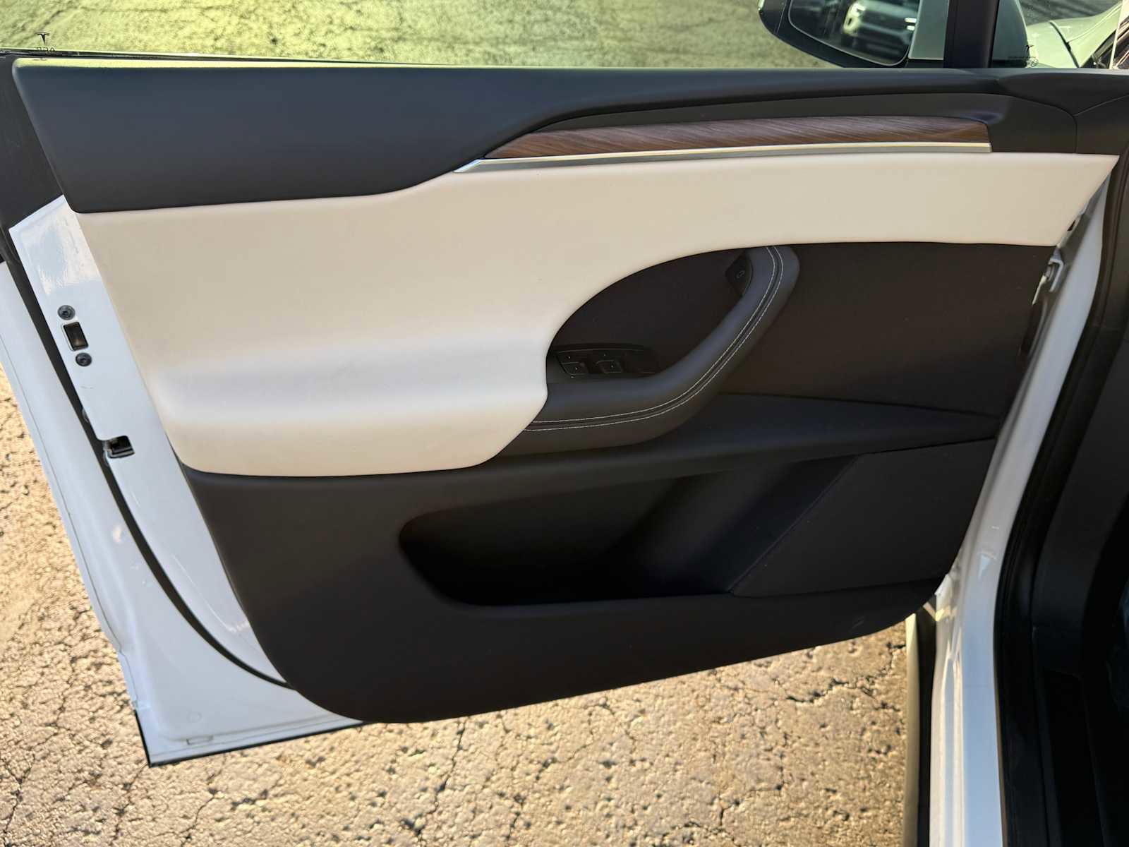 Used 2022 Tesla Model X image 17