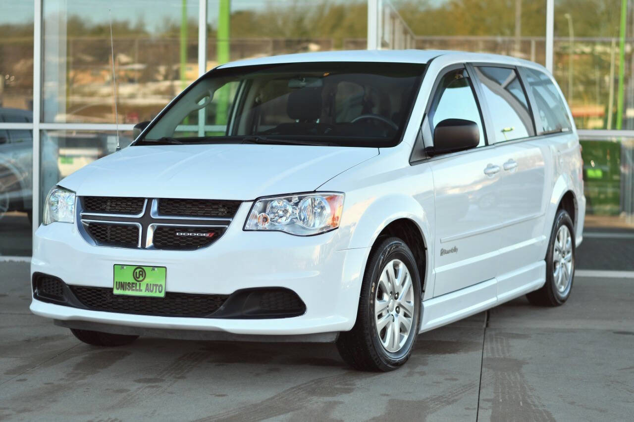 Used 2017 Dodge Grand Caravan SE w/ Power Window Group image 4