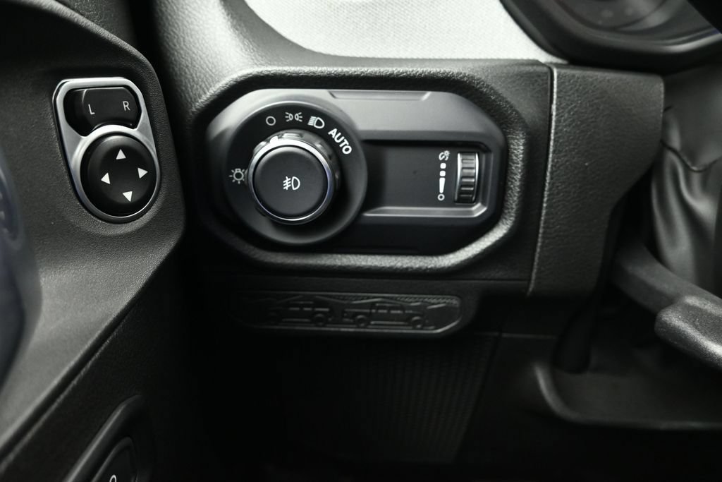 Used 2024 Jeep Wrangler Unlimited Sport AWD/4WD image 24
