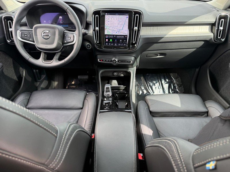 Used 2023 Volvo XC40 B5 Plus w/ Protection Package Premier AWD/4WD image 12