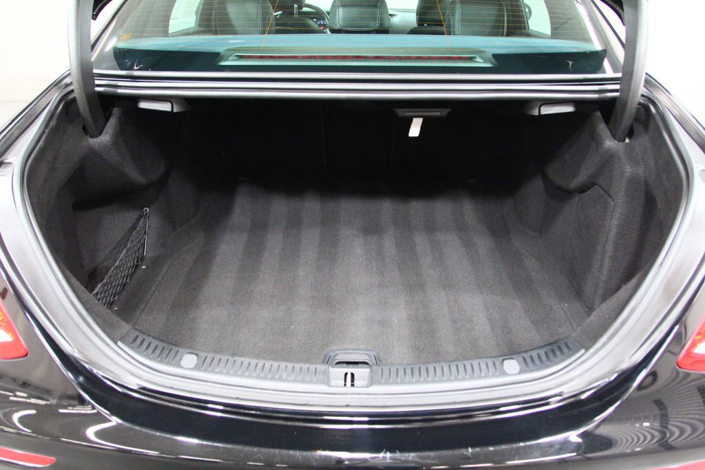 Used 2019 Mercedes-Benz E 300 4MATIC image 25