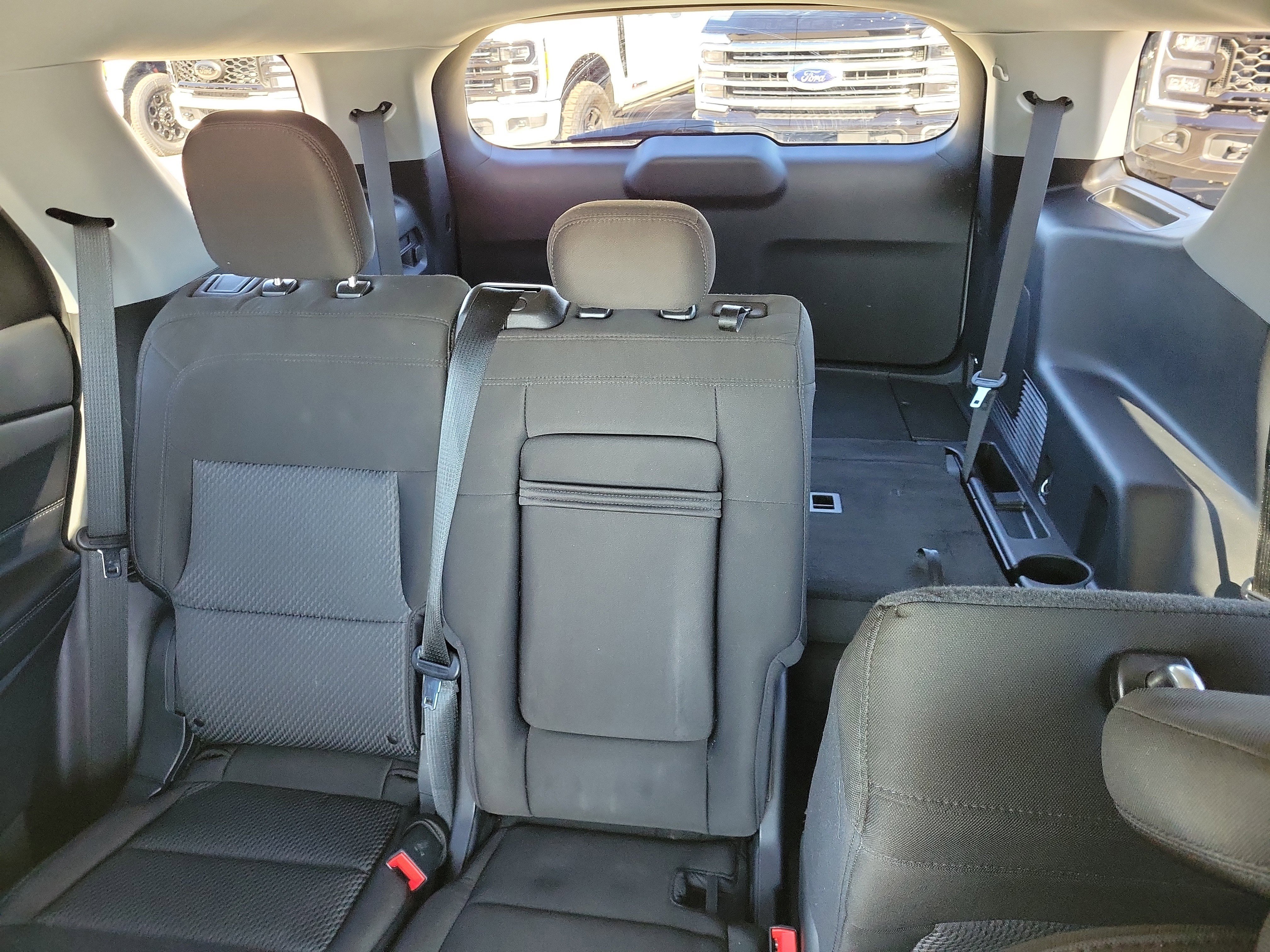 Used 2022 Ford Explorer XLT image 13
