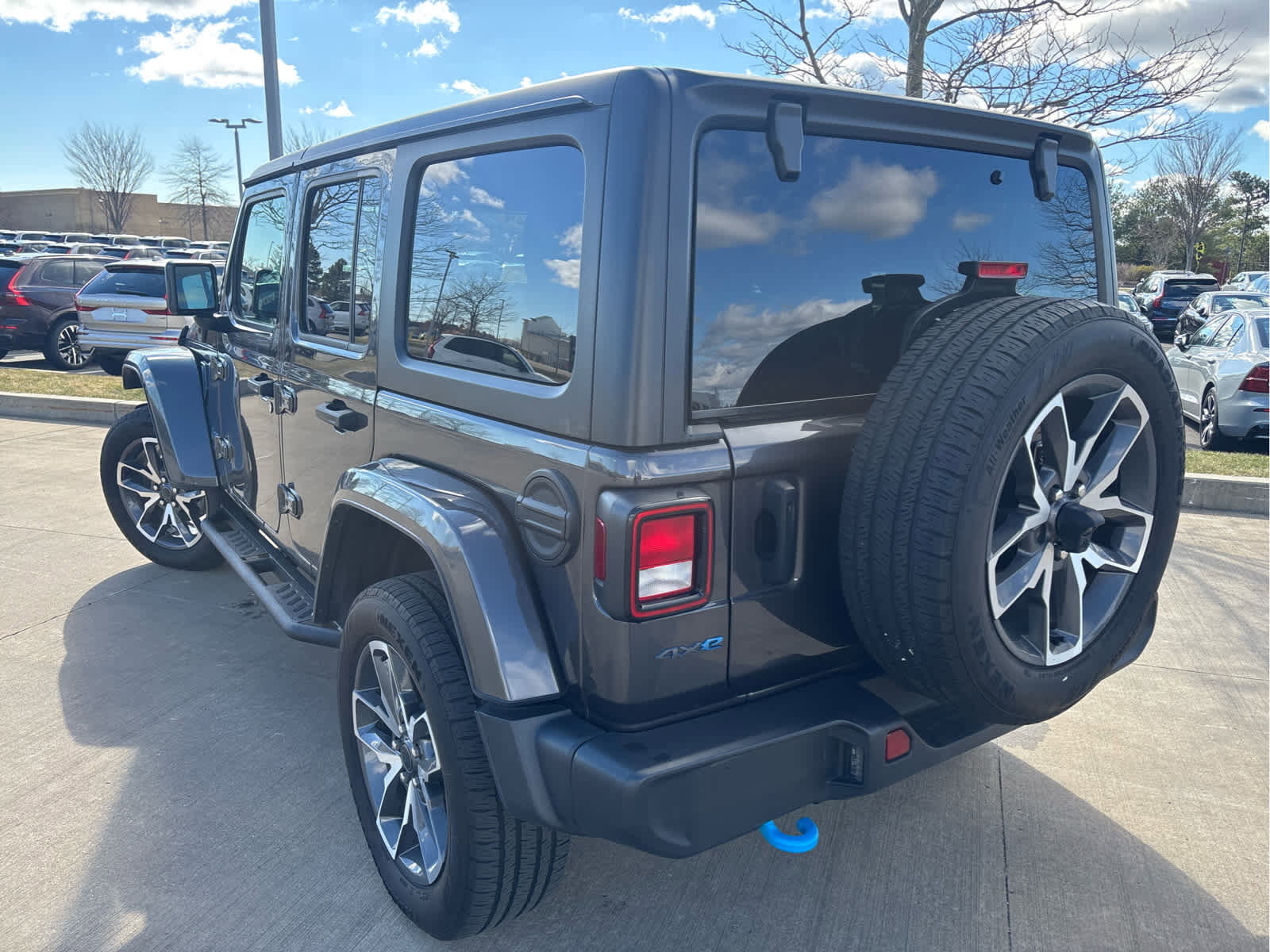 Used 2024 Jeep Wrangler Sport S w/ Convenience Group AWD/4WD image 4