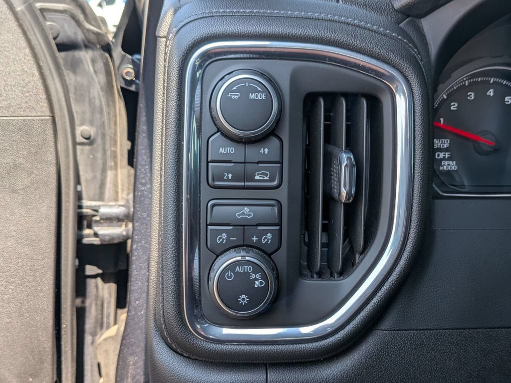 Used 2021 Chevrolet Silverado 1500 LT AWD/4WD image 19
