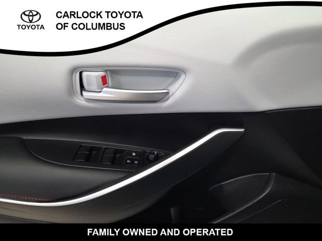 Used 2025 Toyota Corolla SE w/ Convenience Package FWD image 12