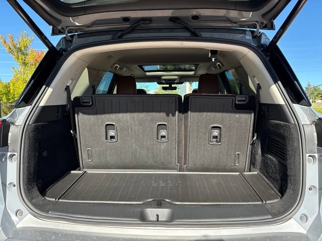 Used 2025 Nissan Pathfinder Platinum AWD/4WD image 10