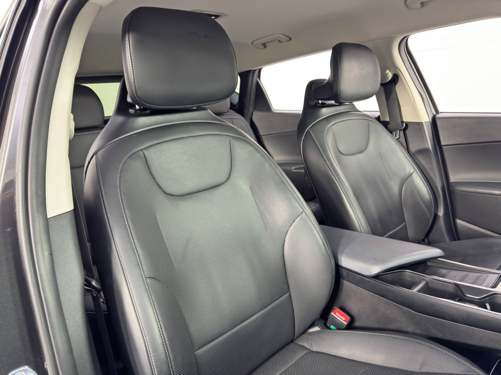 Used 2022 Kia EV6 Wind image 37