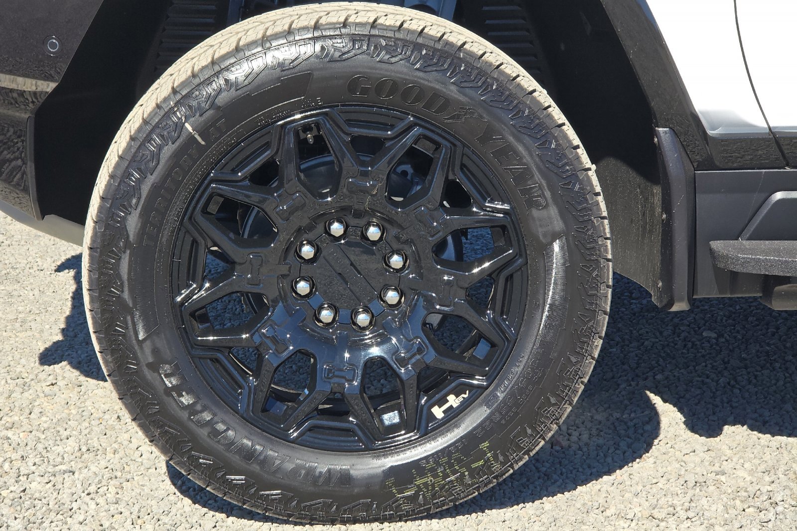 New 2026 GMC Hummer EV SUV w/ LPO, Sport Package image 31