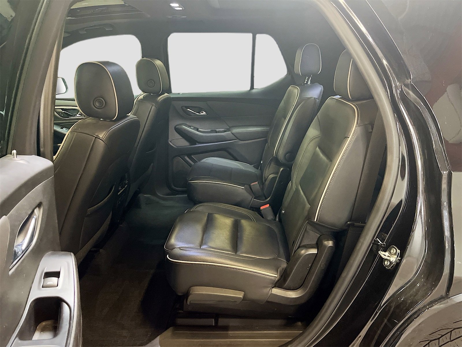 Used 2023 Chevrolet Traverse Premier w/ LPO, 'HIT The Road' Package image 26