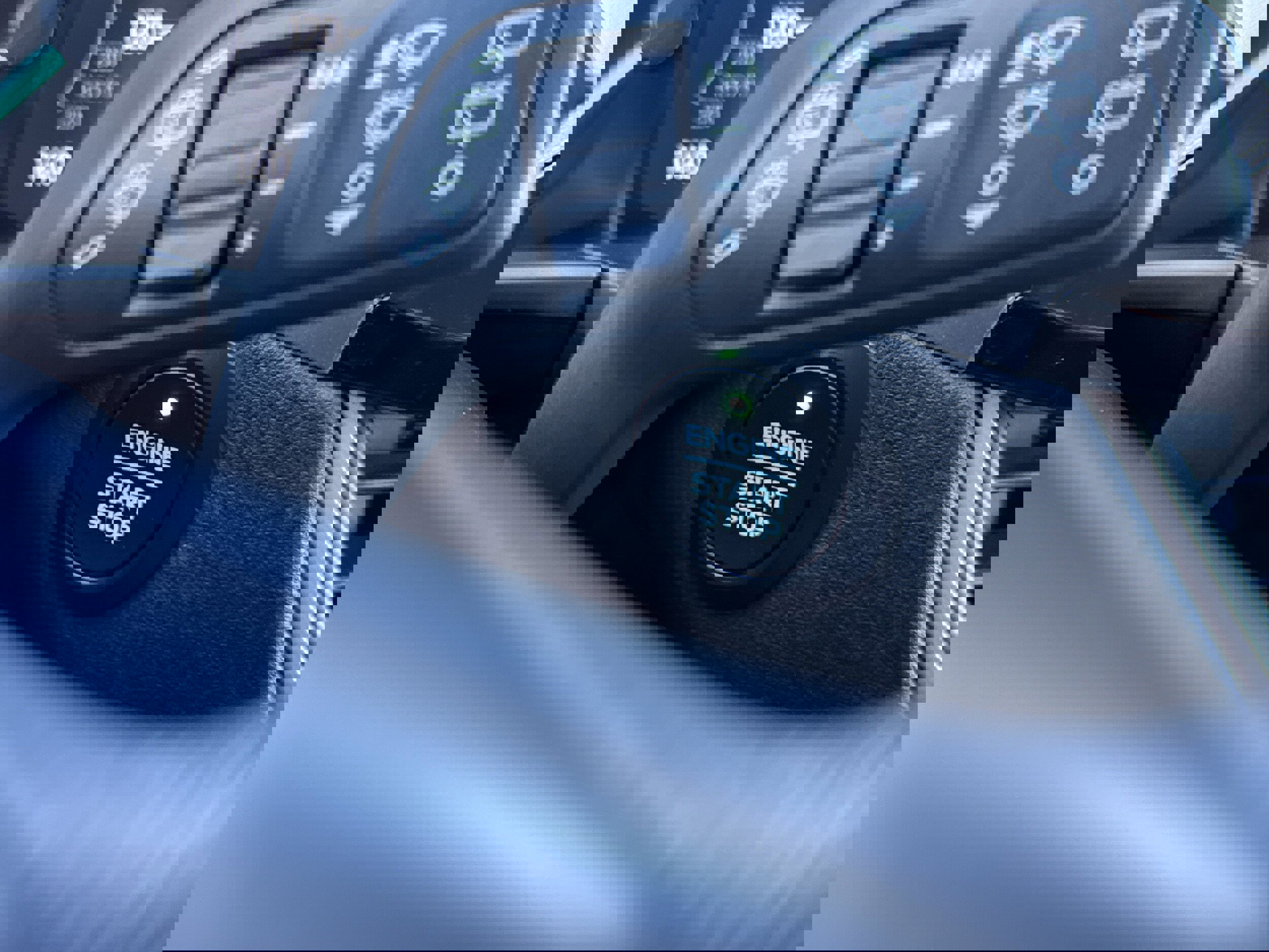 Used 2020 Ford Escape SE image 17