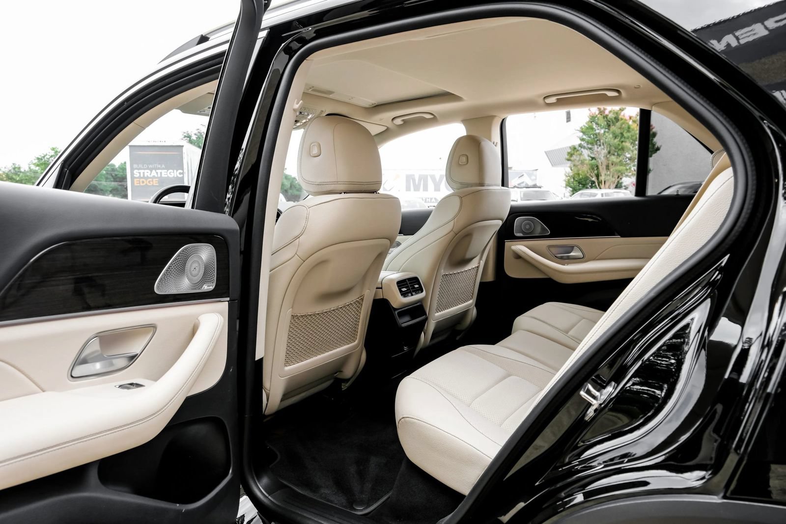 Used 2021 Mercedes-Benz GLE 350 w/ Premium Package image 47