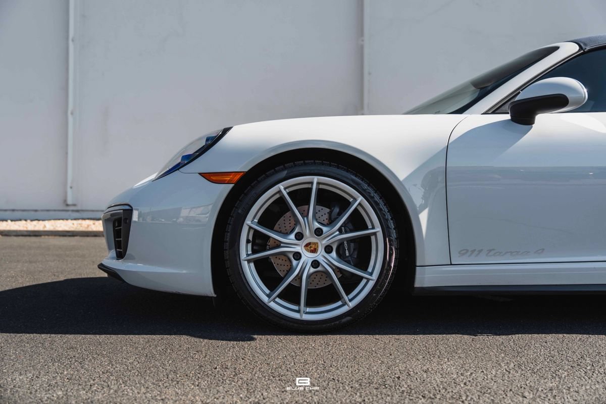 Used 2019 Porsche 911 Targa 4 AWD/4WD image 12