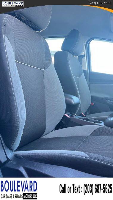Used 2013 Ford Focus SE FWD image 17