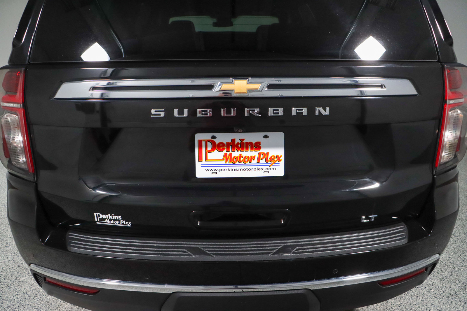 Used 2023 Chevrolet Suburban LT image 8