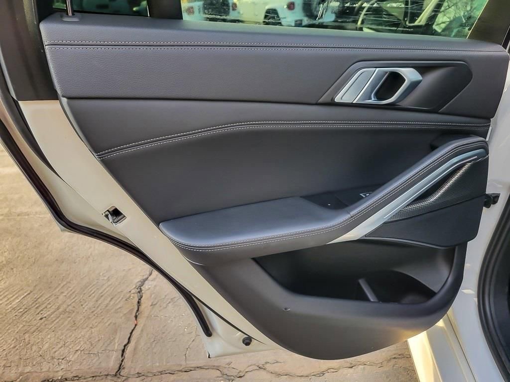 Used 2023 BMW X6 xDrive40i w/ M Sport Package image 19