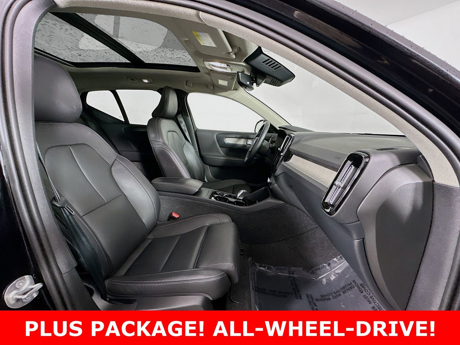 Used 2025 Volvo XC40 B5 Plus image 26