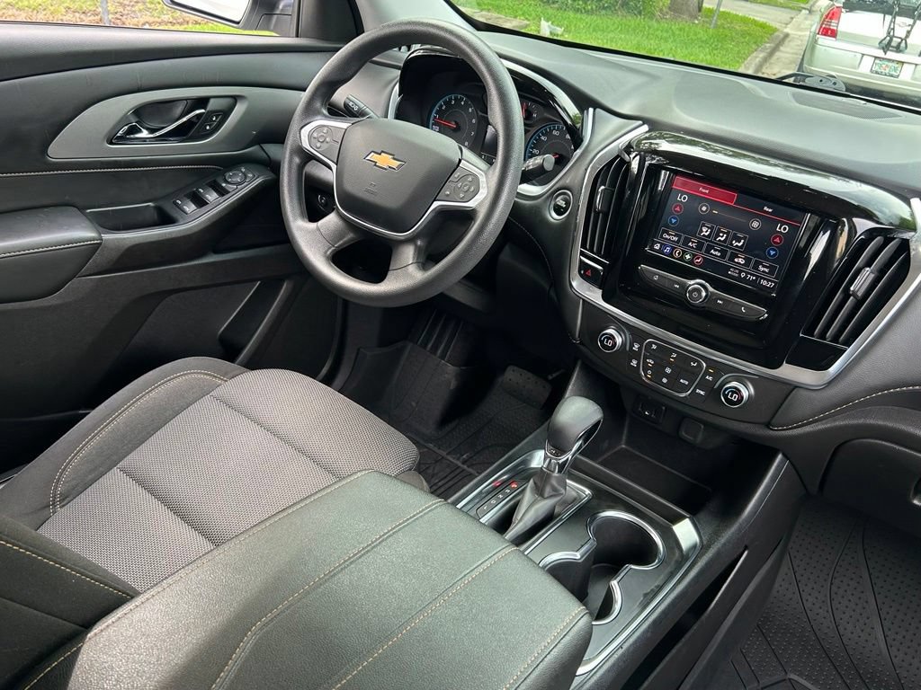 Used 2021 Chevrolet Traverse LS FWD image 10