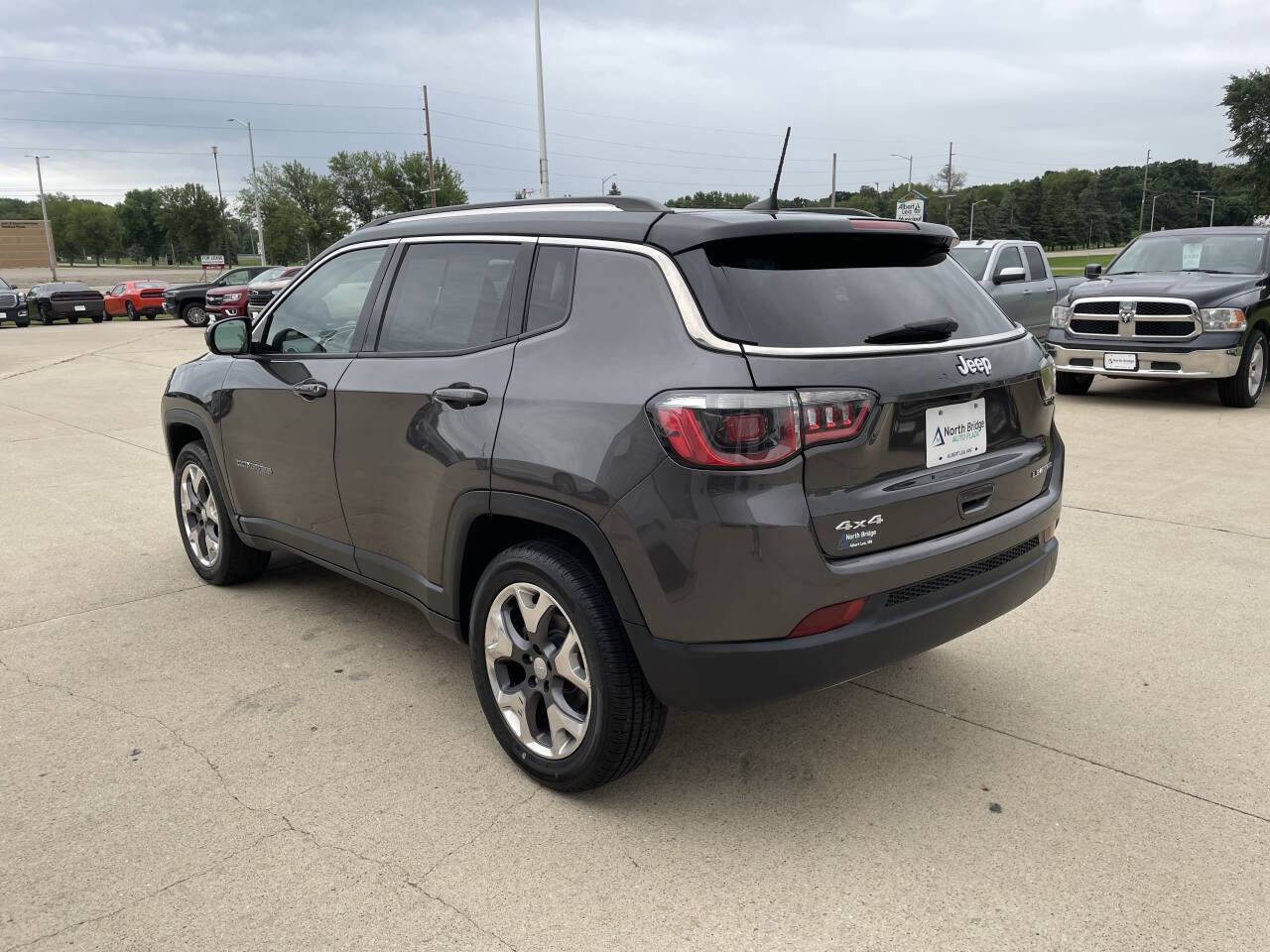 Used 2020 Jeep Compass Limited image 3