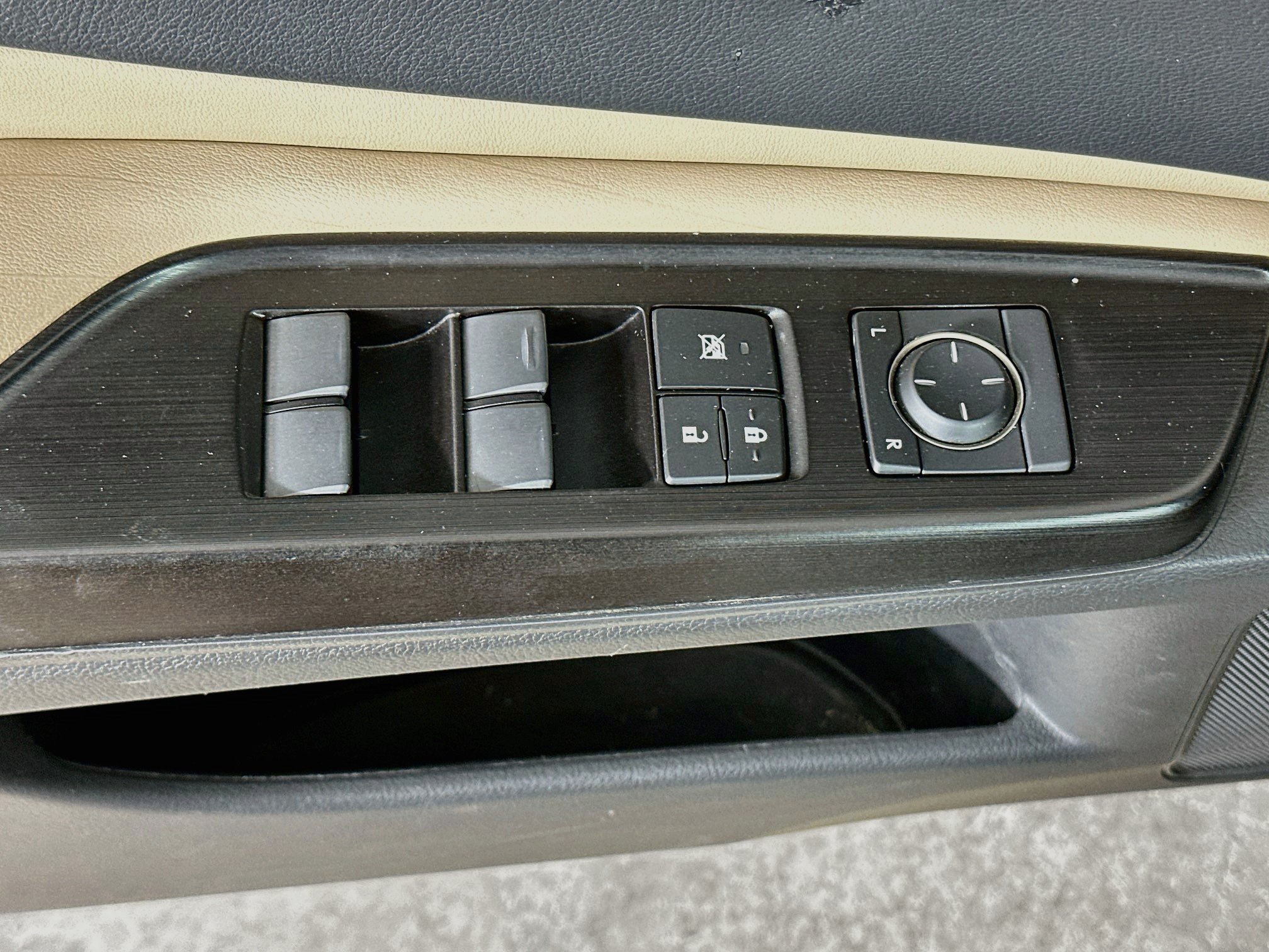 Used 2019 Lexus ES 300h Ultra Luxury FWD image 15