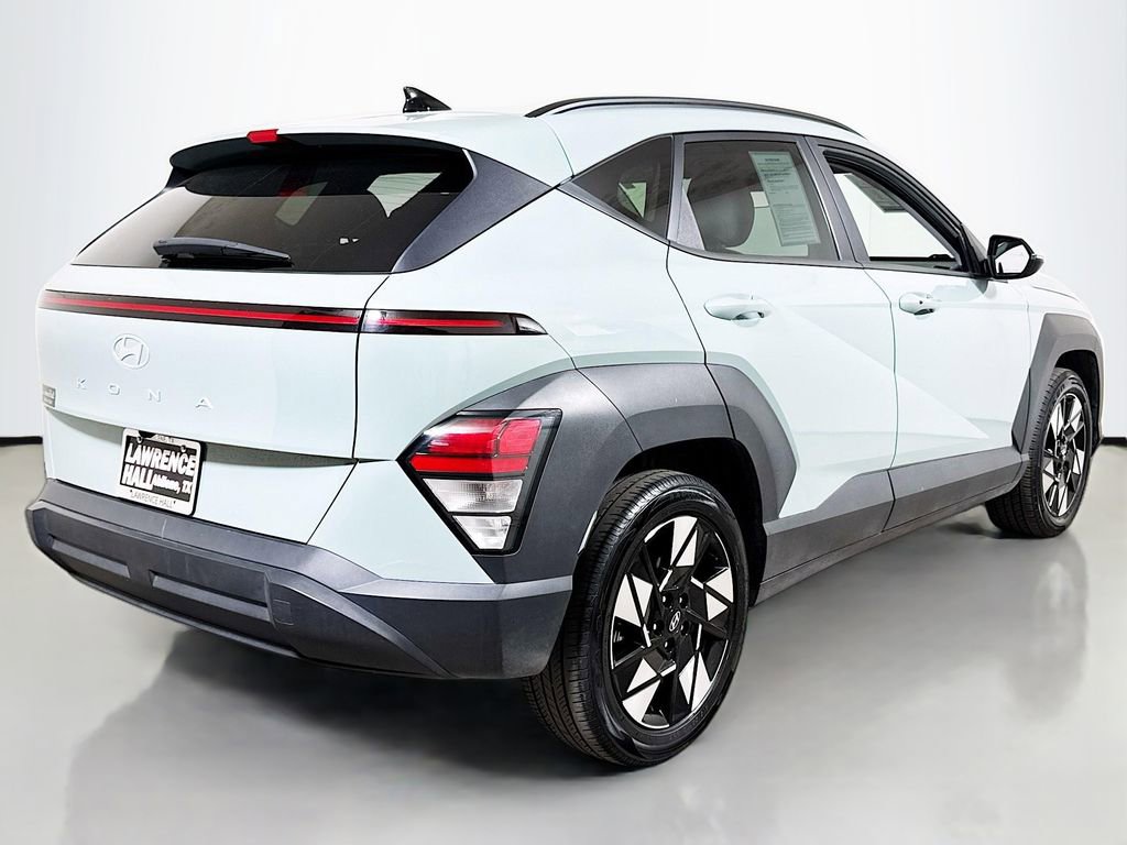 Used 2024 Hyundai Kona SEL FWD image 4