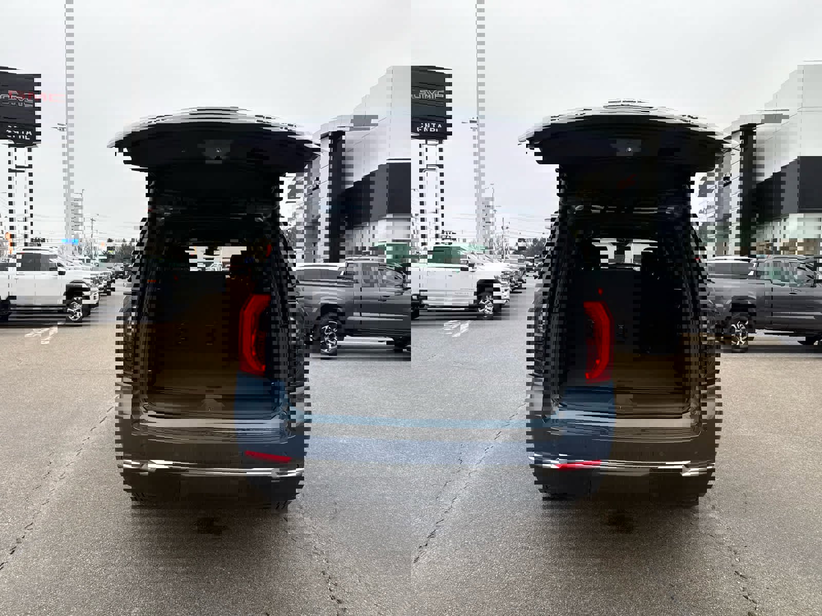 New 2026 GMC Yukon Elevation image 10