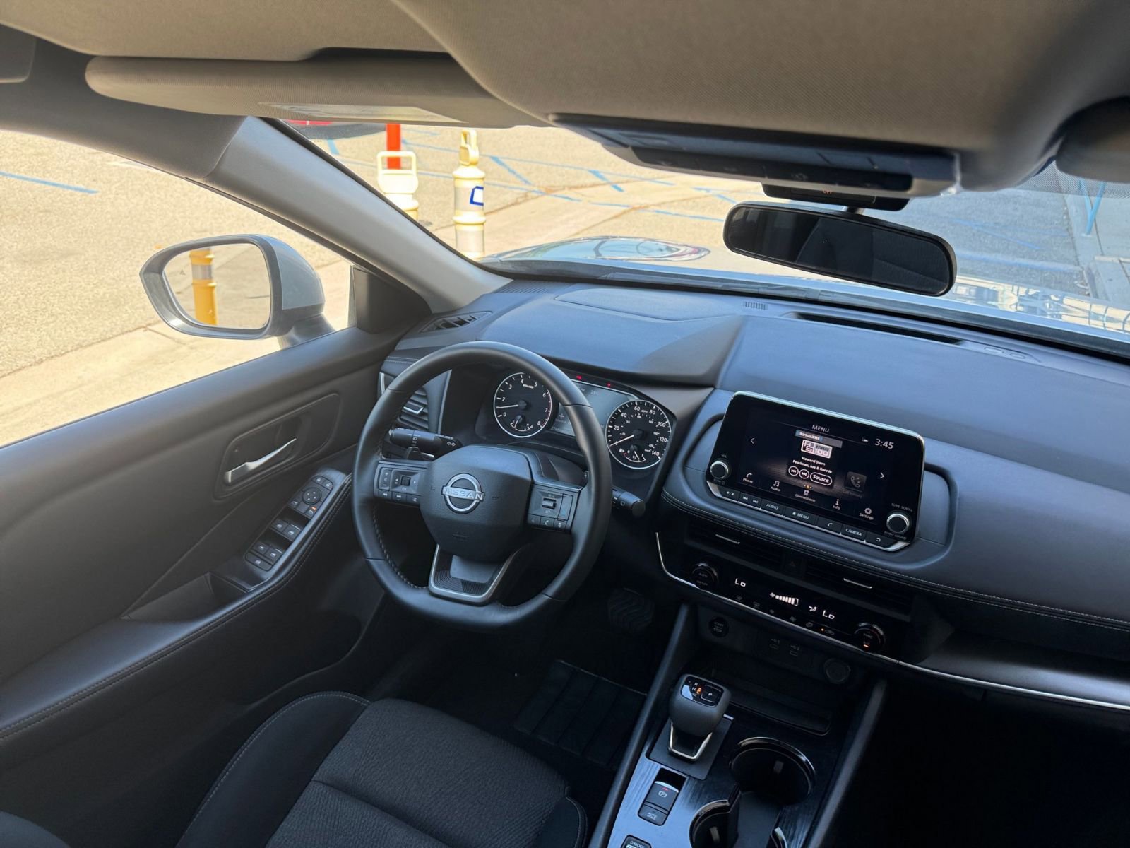 Used 2025 Nissan Rogue SV FWD image 36