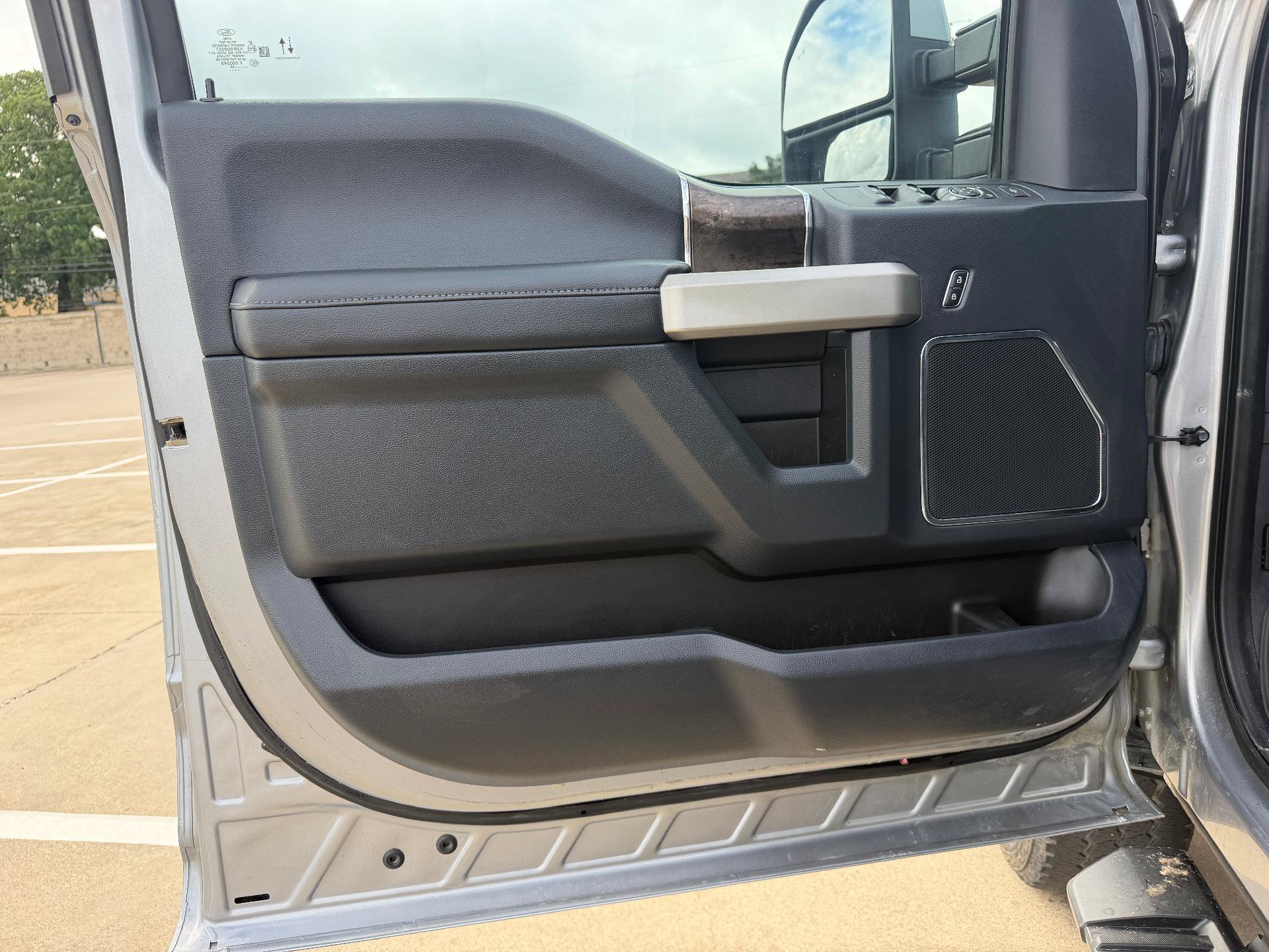Used 2022 Ford F250 Lariat AWD/4WD image 23