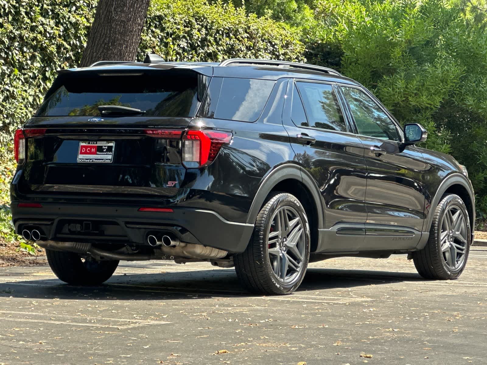 Certified 2025 Ford Explorer ST RWD image 2