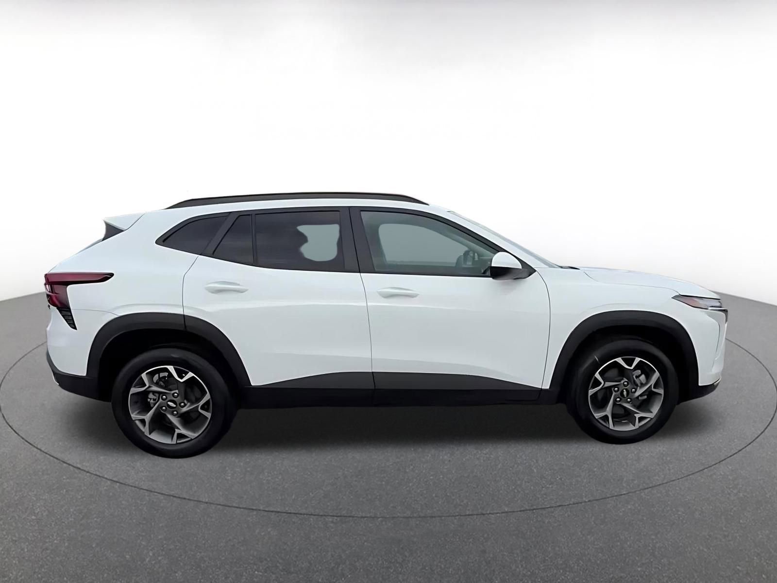 Used 2025 Chevrolet Trax LT image 16