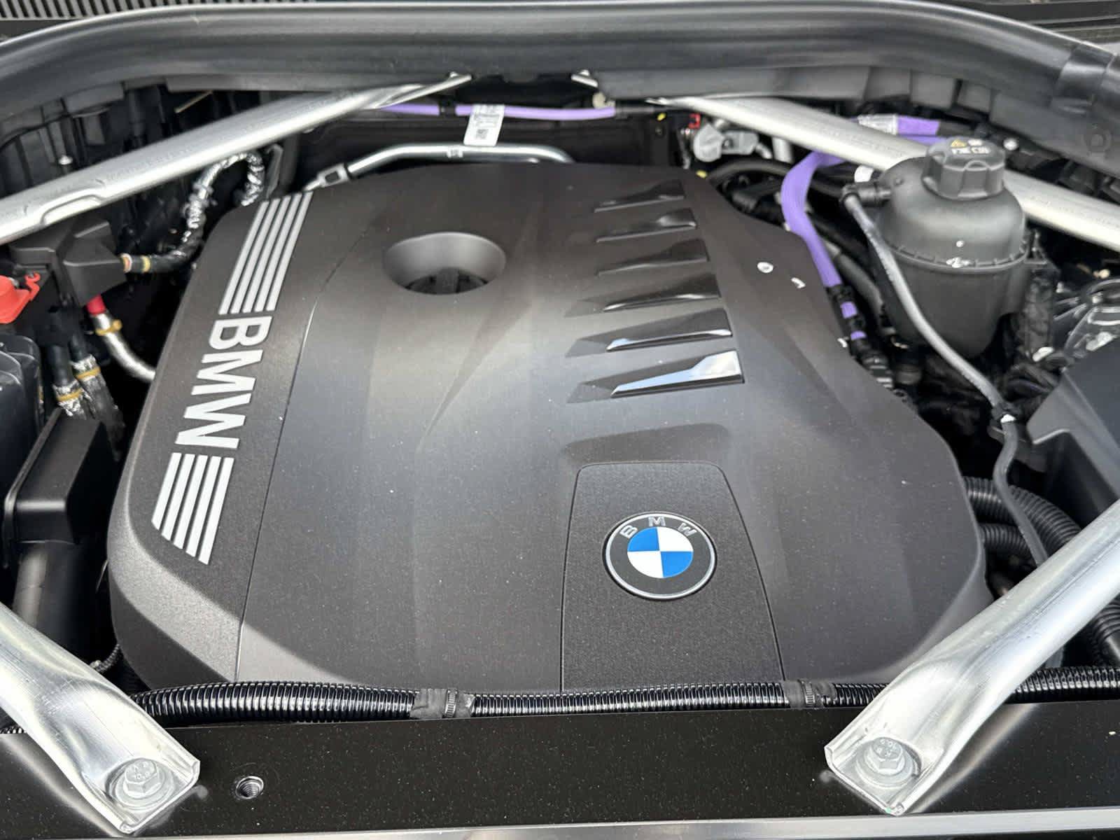 New 2026 BMW X5 xDrive40i w/ M Sport Package AWD/4WD image 13