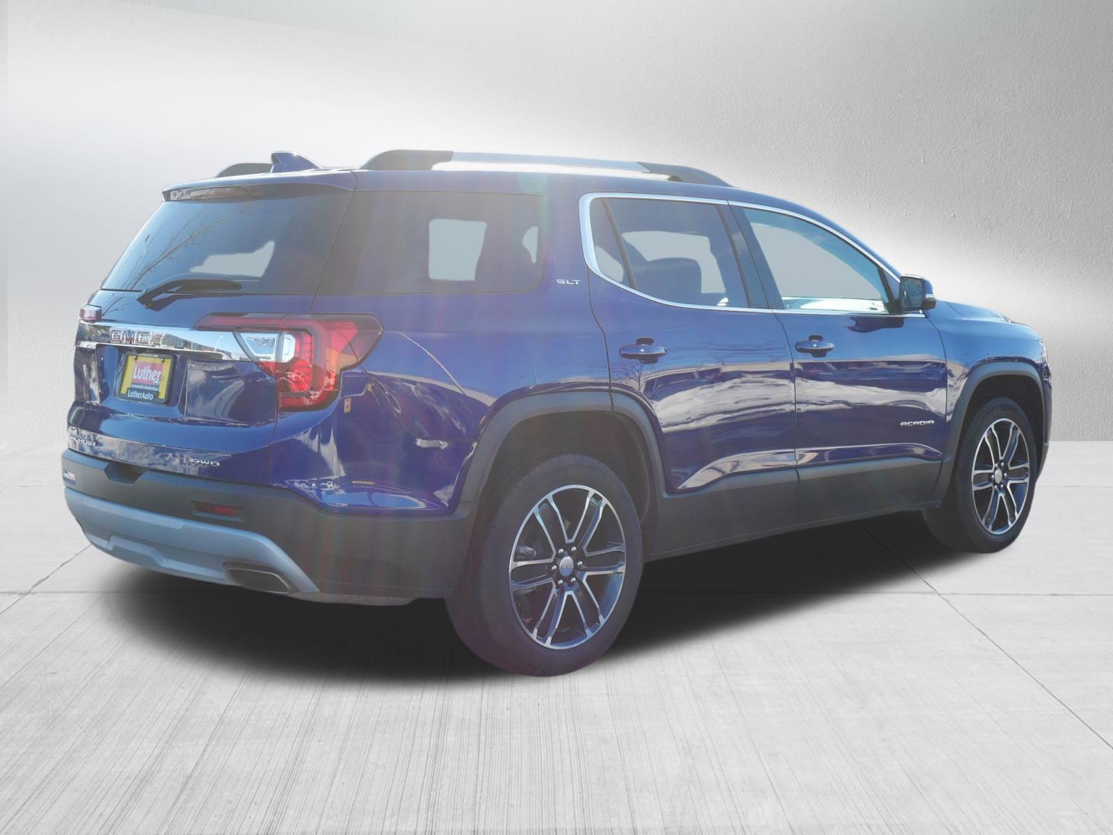 Used 2023 GMC Acadia SLT w/ Technology Package image 7