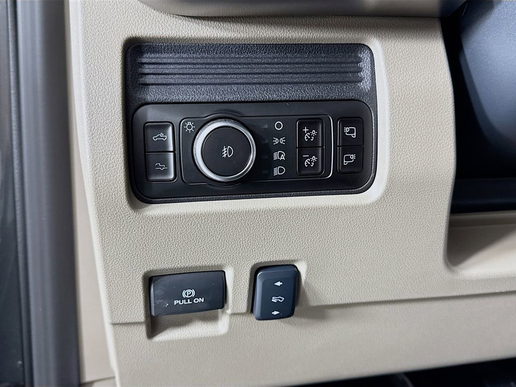 Used 2026 Ford F450 Platinum w/ Platinum Plus Package image 28
