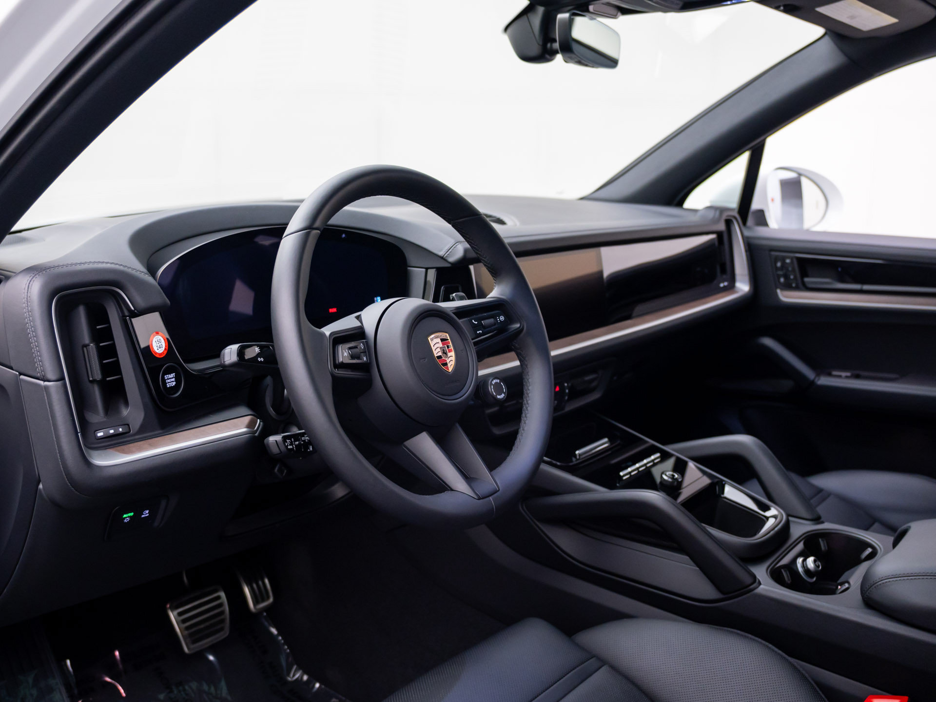 Certified 2025 Porsche Cayenne S AWD/4WD image 4