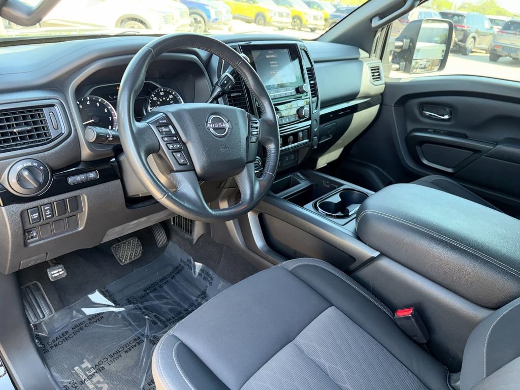 Used 2024 Nissan Titan SV w/ SV Convenience Package AWD/4WD image 8