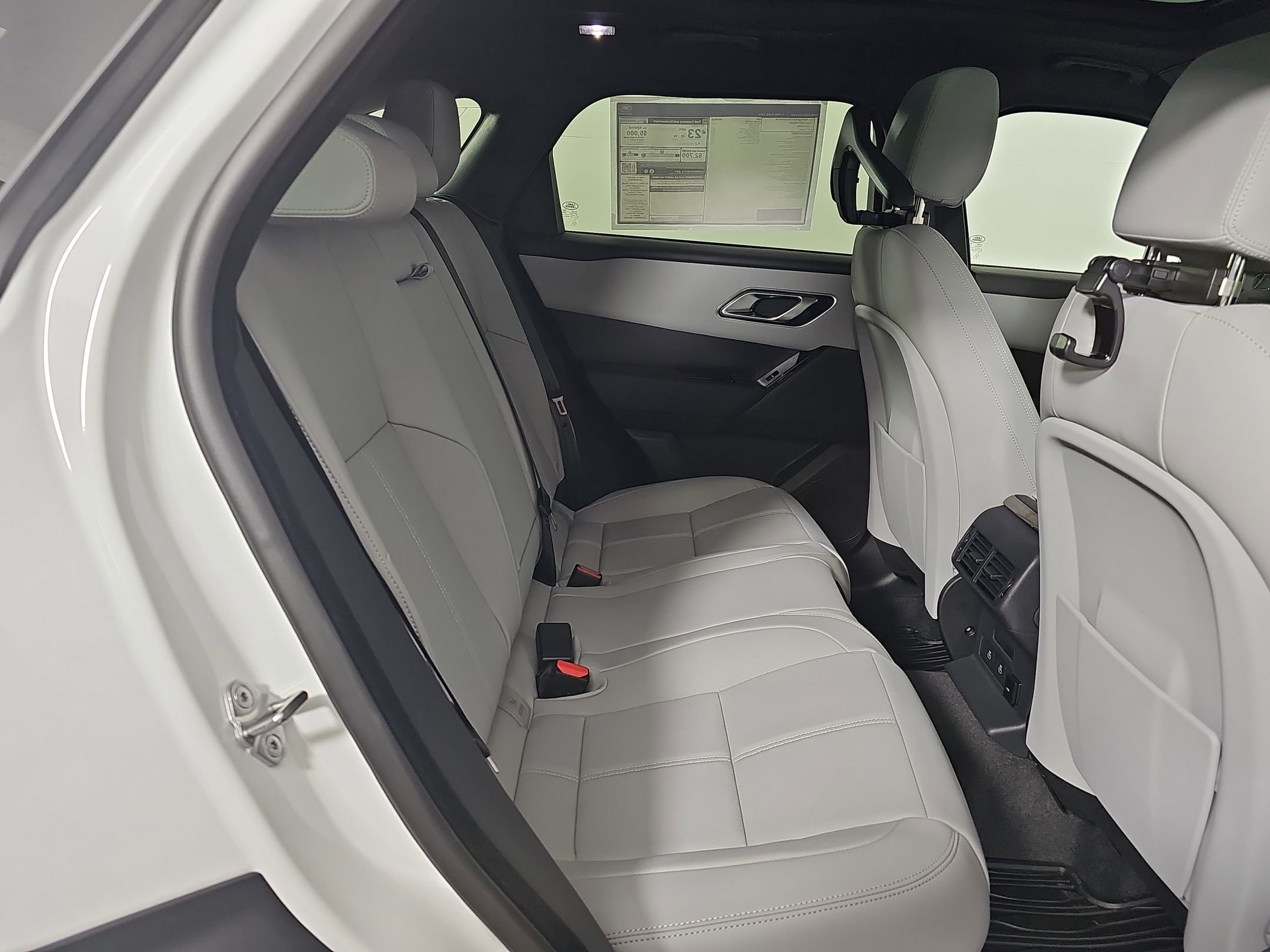 New 2026 Land Rover Range Rover Velar Dynamic SE image 27