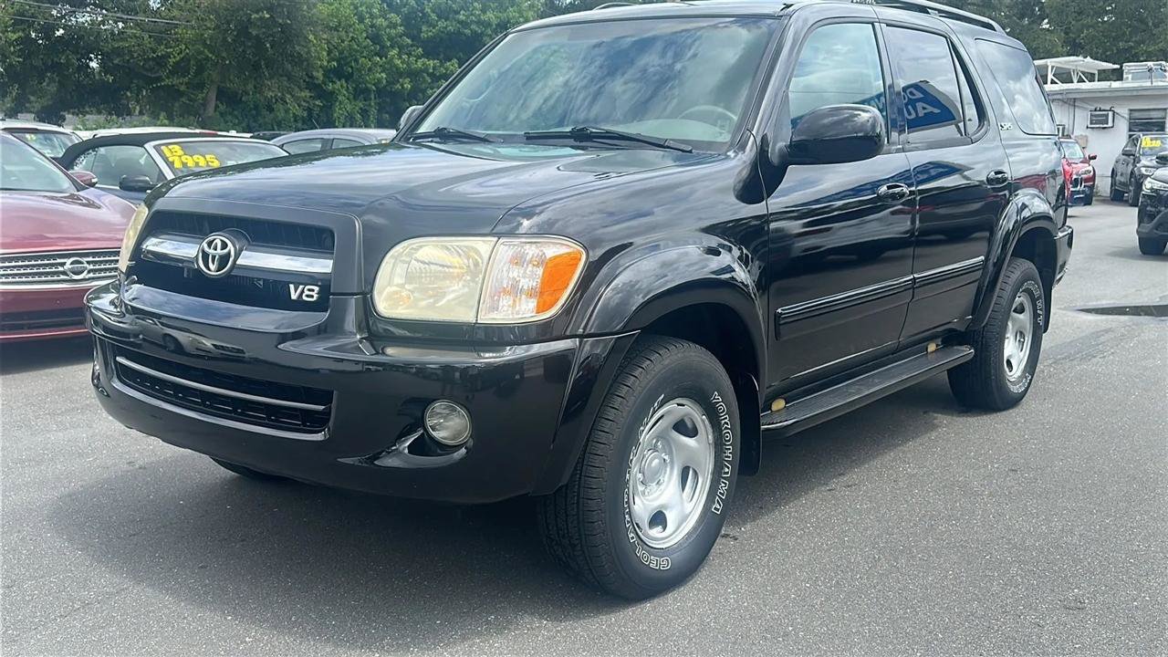 Used 2006 Toyota Sequoia SR5 AWD/4WD image 2