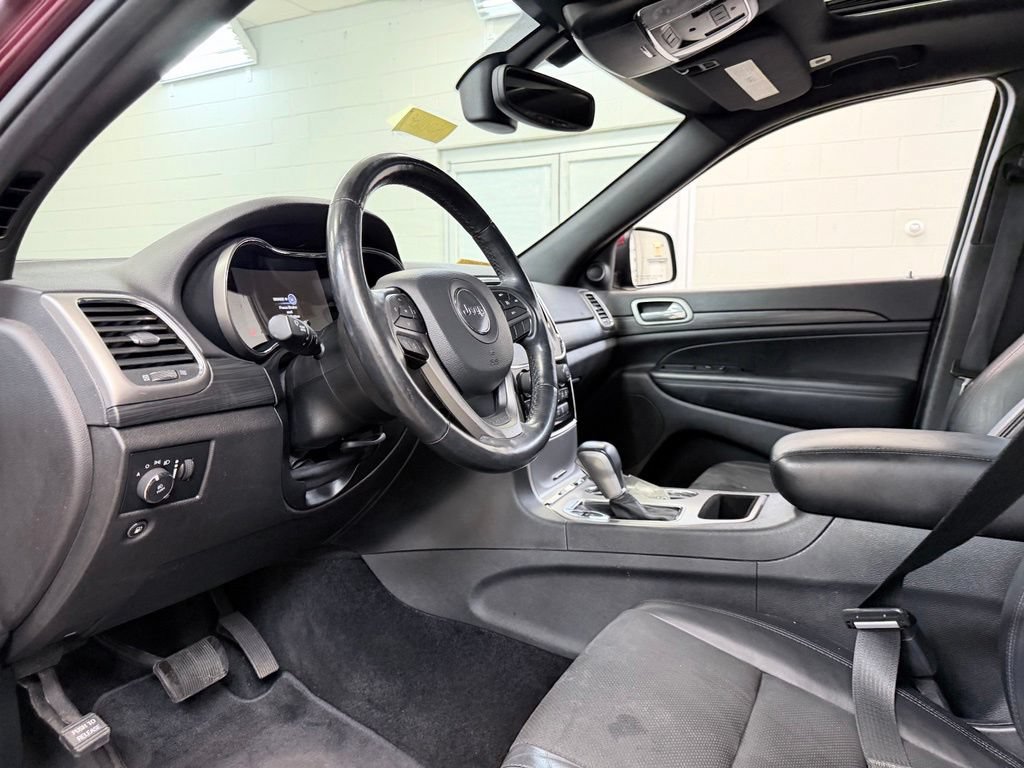 Used 2019 Jeep Grand Cherokee Altitude AWD/4WD image 14