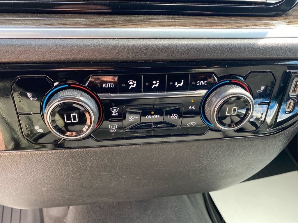 Used 2022 Chevrolet Silverado 1500 LT AWD/4WD image 23