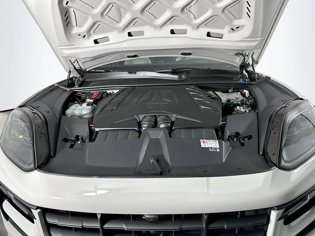 Certified 2024 Porsche Cayenne S AWD/4WD image 33